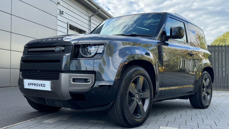 Land Rover Defender 3.0 D250 X-Dynamic HSE 90 3dr Auto Diesel Estate